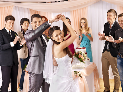 Eine Hochzeit bedeutet eine große Feier für das Brautpaar und die Gäste